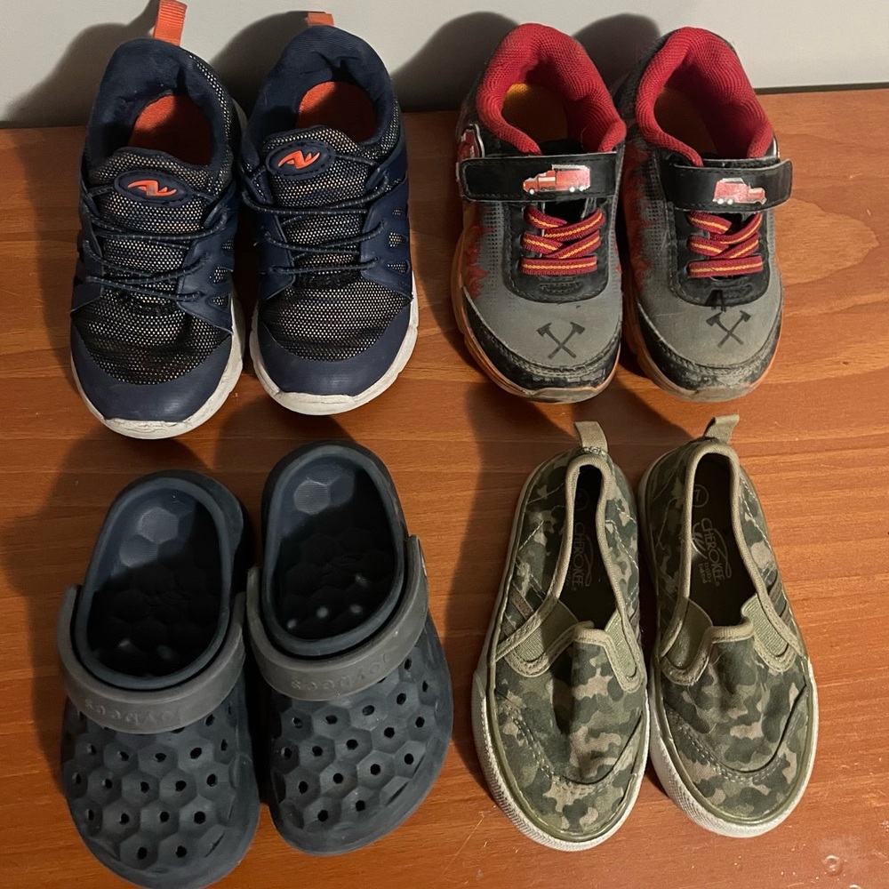 Boys size 7 shoes.